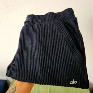 Alo Yoga Muse Sweatpants